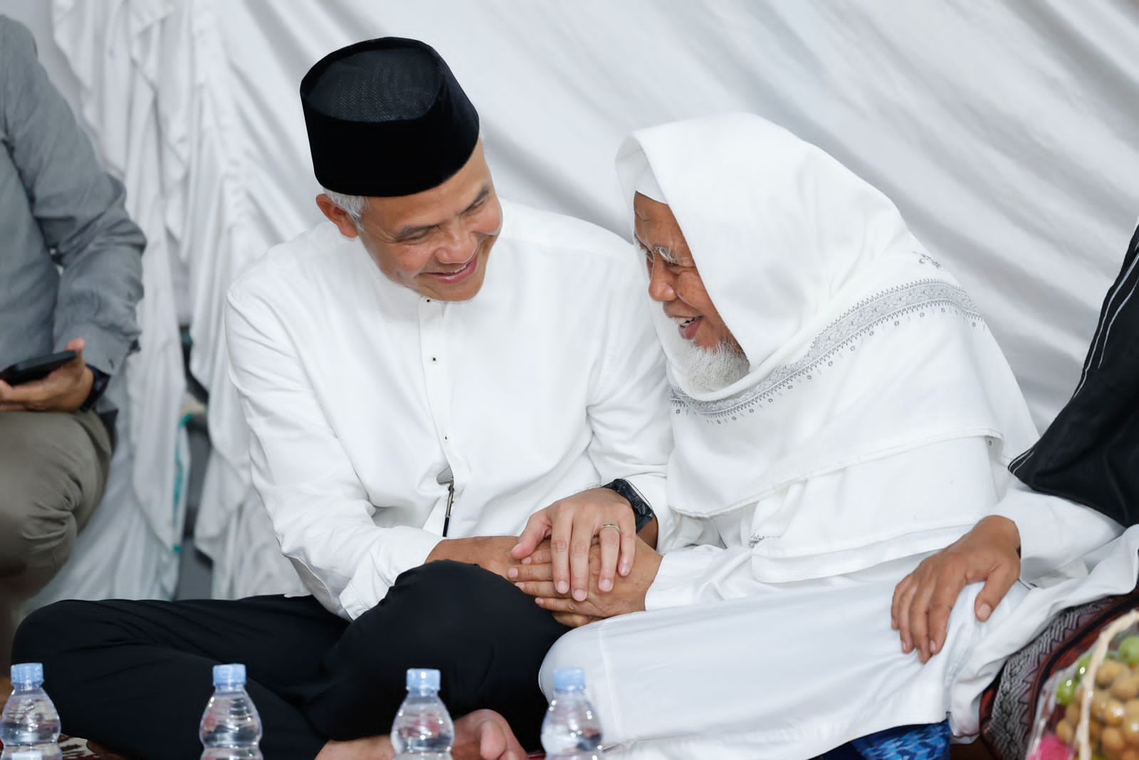 Ganjar Dapat Pesan Khusus Dari Pengasuh Ponpes Nurul Muhsinin, Apa Itu?
