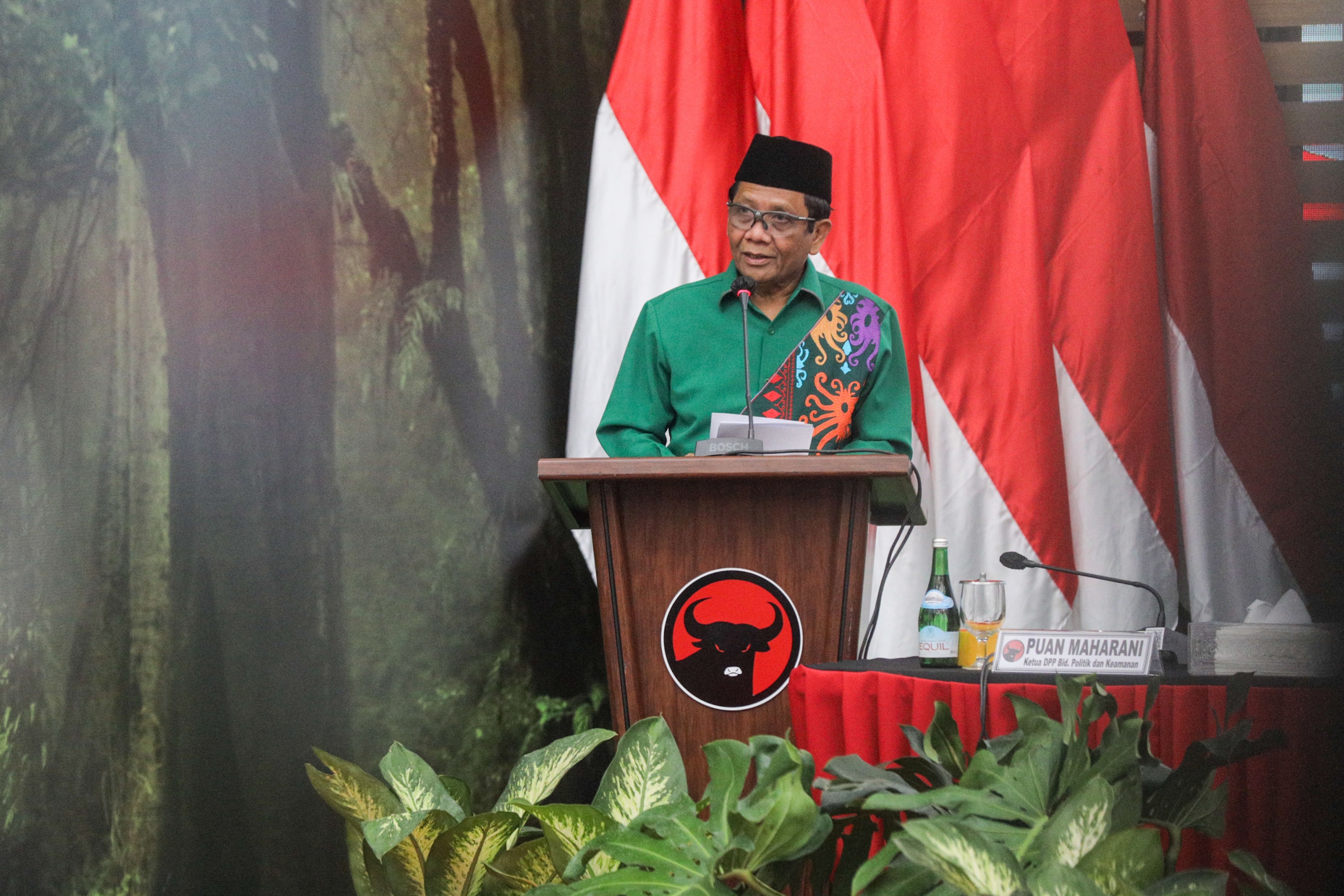 Sebelum Bertemu Pratikno, Mahfud Menghadap Megawati