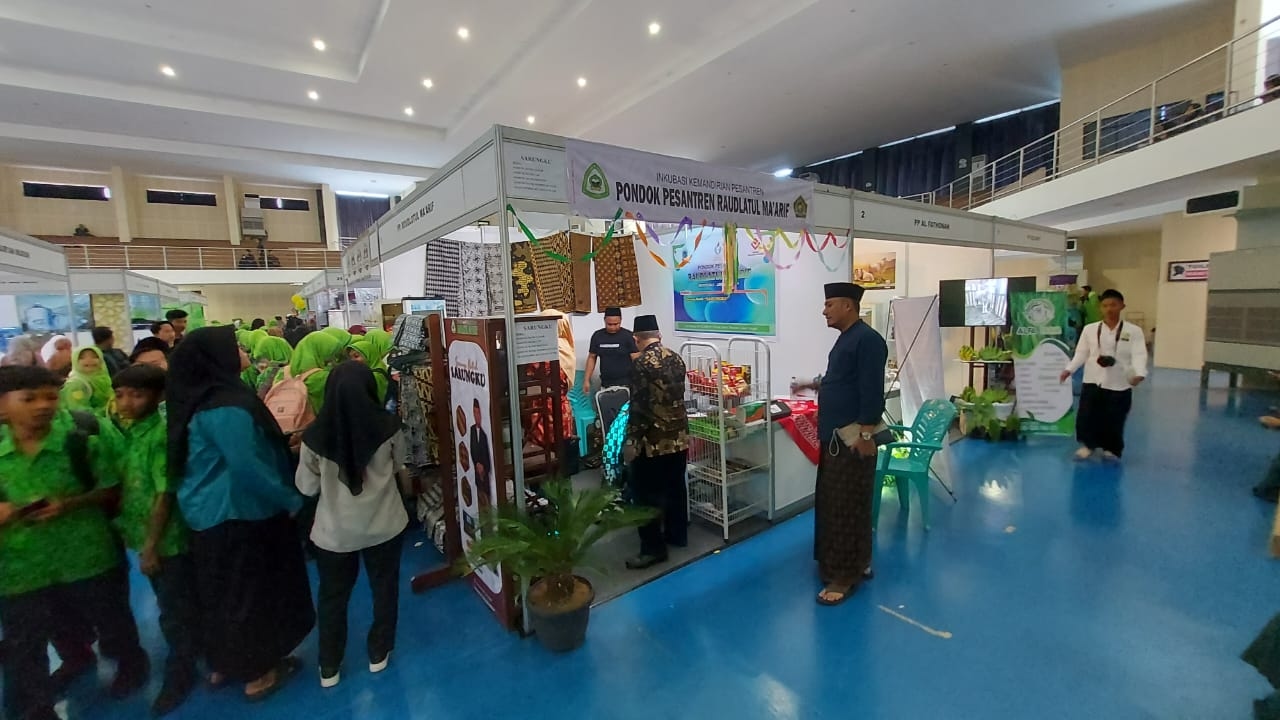 Sambut Hari Santri Nasional 2023, Pesantren Raudlatul Ma'arif Ikuti Expo Kemandirian Pesantren