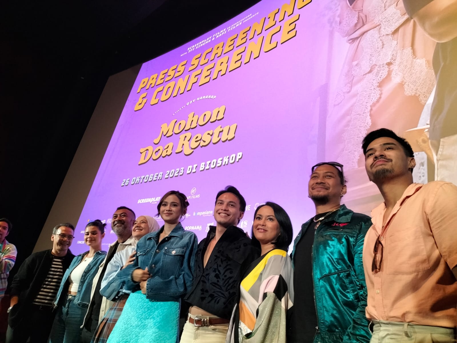 Film Drama Komedi Keluarga 'Mohon Doa Restu' Hadirkan Keseruan Proses Pernikahan