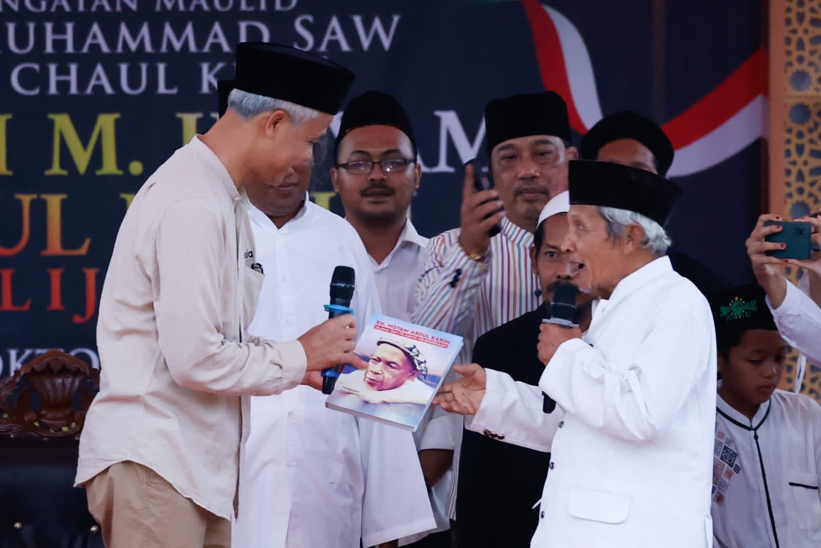 Gus Muwafiq: Ganjar Cucu Mantu Mbah Hisyam, Pasti Berjuang Untuk Rakyat