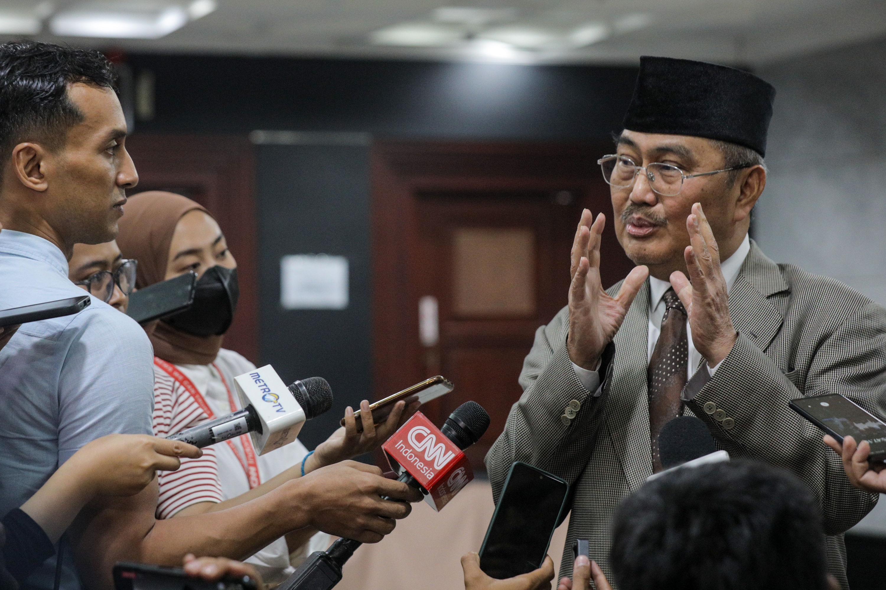 Jimly Siapkan Kejutan, Status Cawapres Gibran Belum Aman