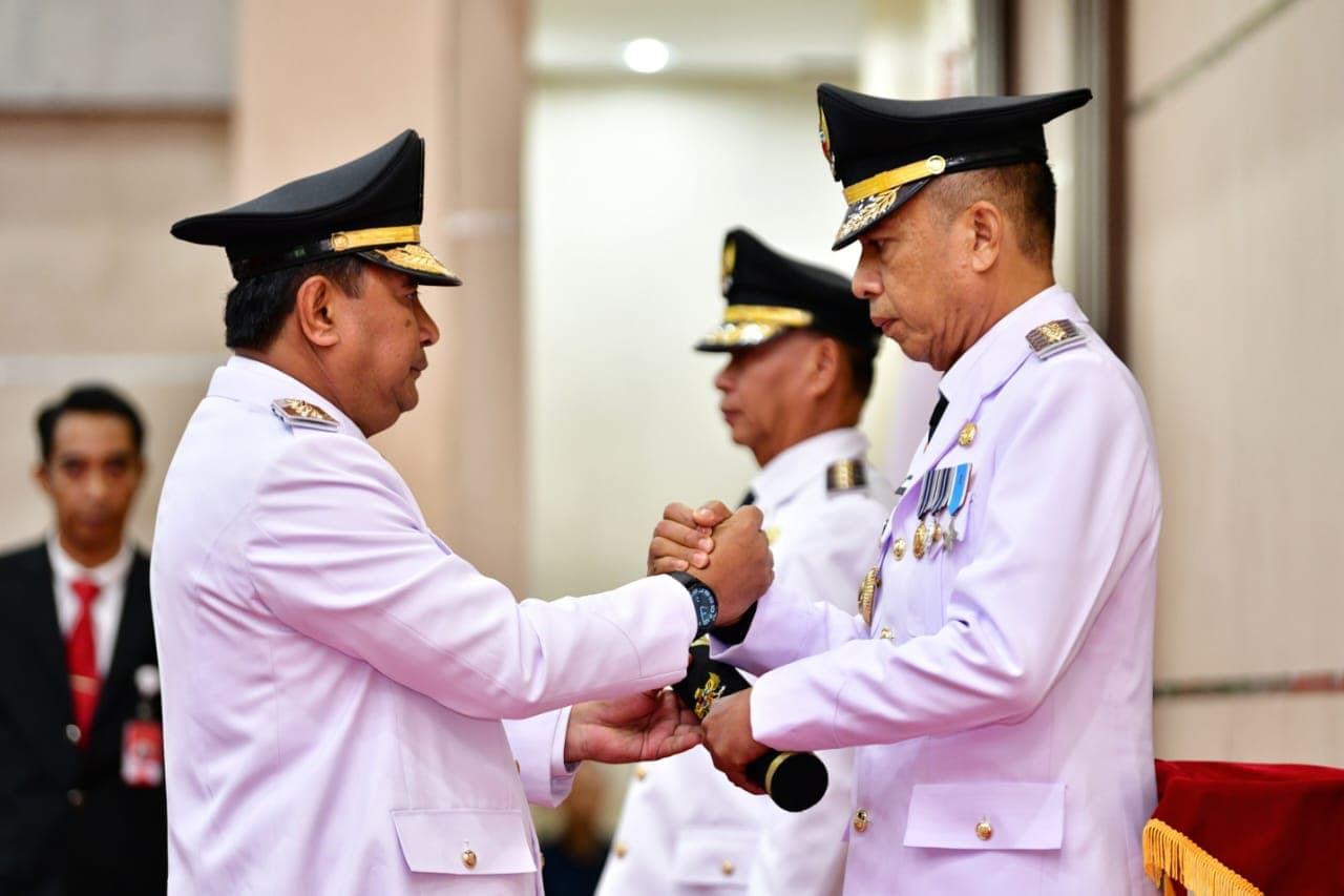 PJ. Gubernur Sulsel Lantik Pj Bupati Enrekang dan Pj Wali Kota Parepare, Minta Segera Bekerja