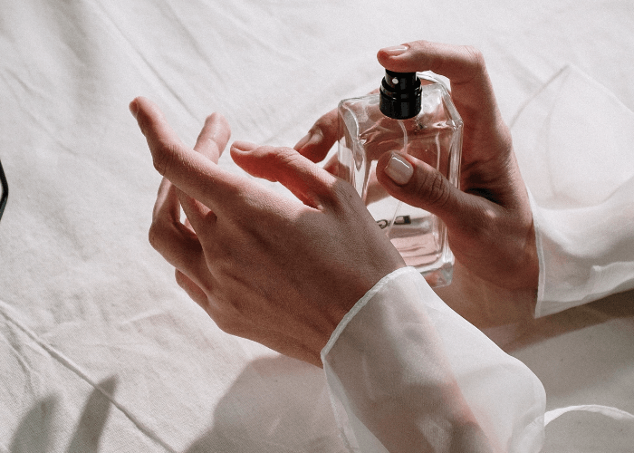 7 Rekomendasi Parfum Terbaik untuk Dipakai ke Acara Formal