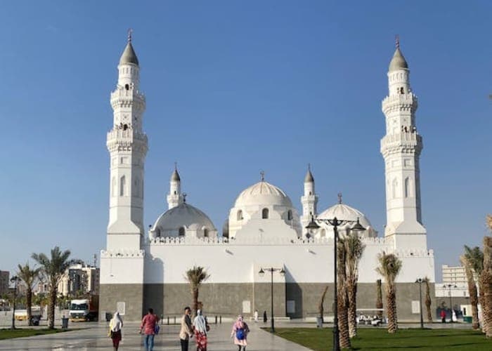 5 Masjid Bersejarah yang Wajib Dikunjungi di Madinah Saat Ibadah Haji