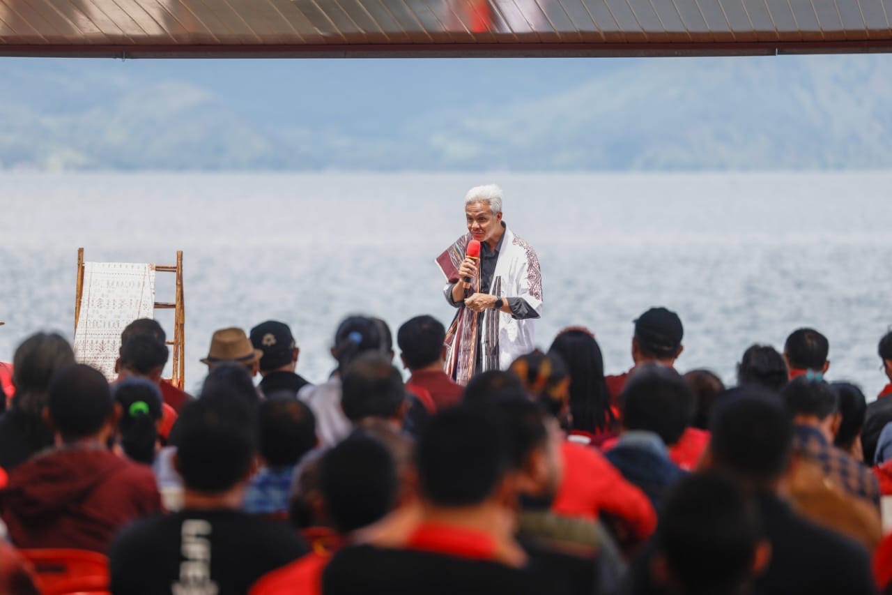 Ingin Danau Toba Jadi Destinasi Wisata Kelas Dunia, Ganjar: Area Ini Sangat Cantik Sekali