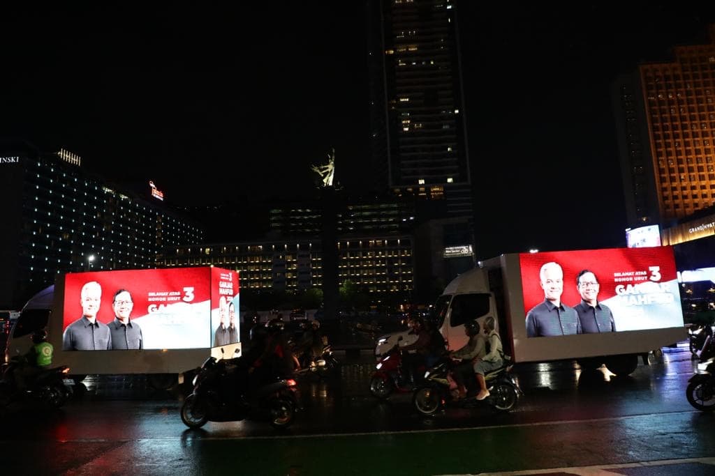 Usai KPU Umumkan Nomor Urut Tiga, Videotron Ganjar-Mahfud Bertebaran Di Bundaran HI