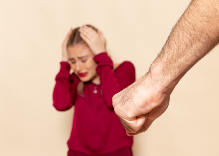 Selain Berperilaku Aneh, Ini 7 Tanda Seseorang Mendapatkan KDRT Dan Cara Membantu Mereka