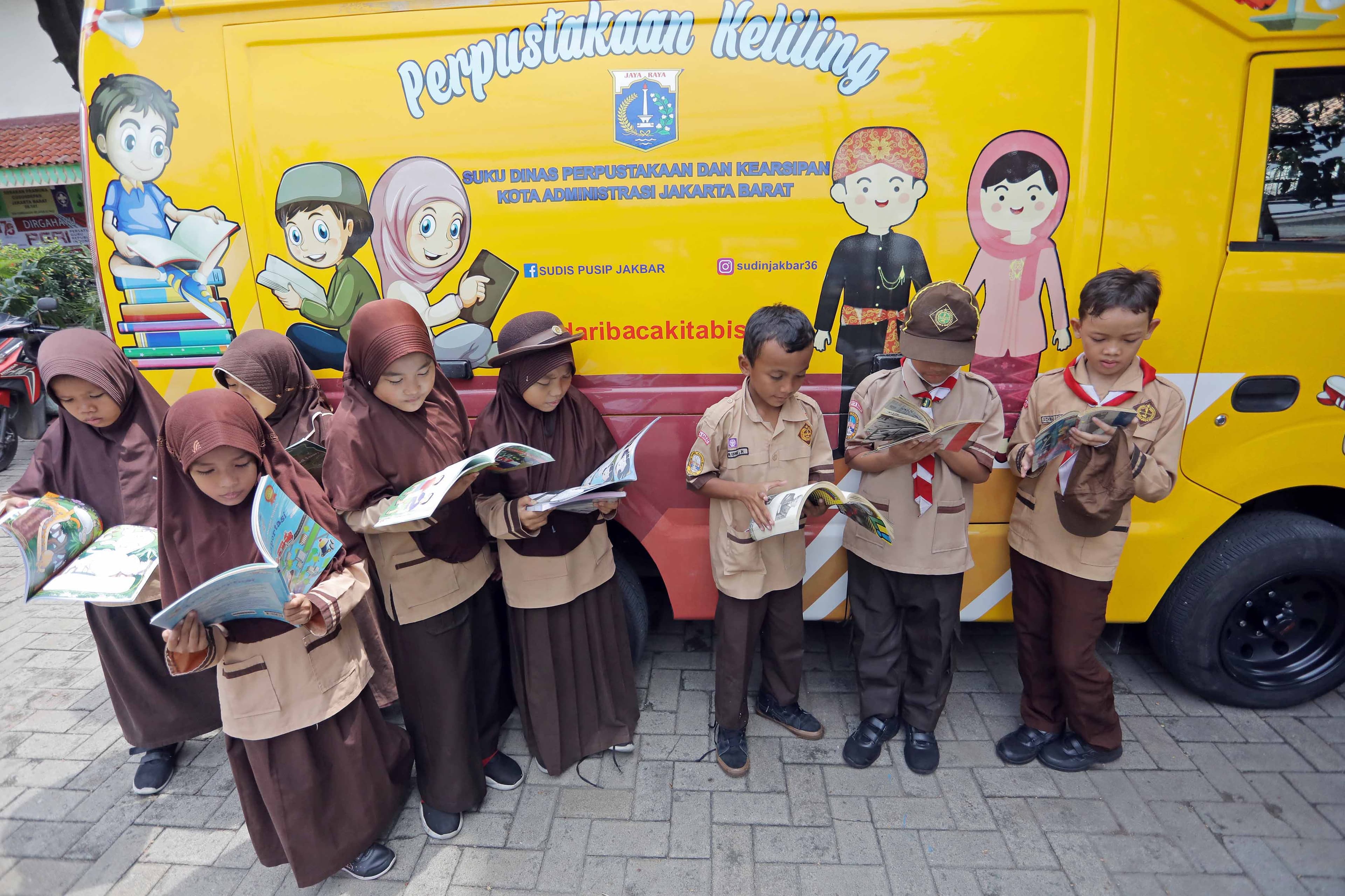 Sebutkan dan Jelaskan Mengenai Tahapan Perkembangan Kognitif yang Sesuai dengan Tahapan Anak di SD?