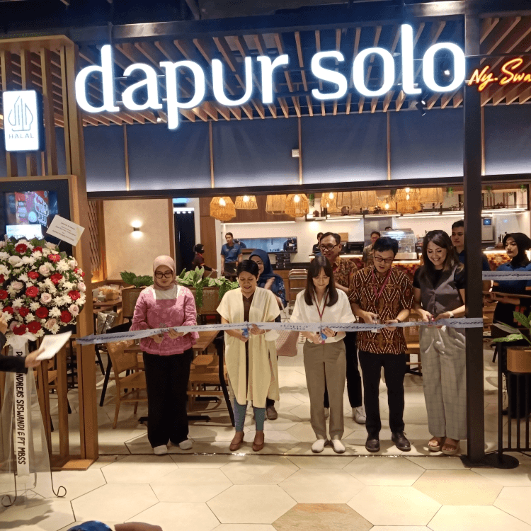 Buka Outlet Di AEON Mall Tanjung Barat, Dapur Solo Dorong Budaya "Ngeriung"