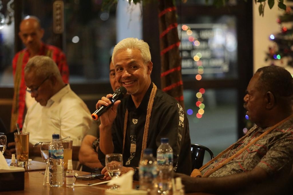 Ganjar dan Tokoh Agama Merauke Bincang Toleransi Sambil Seruput Jahe Madu