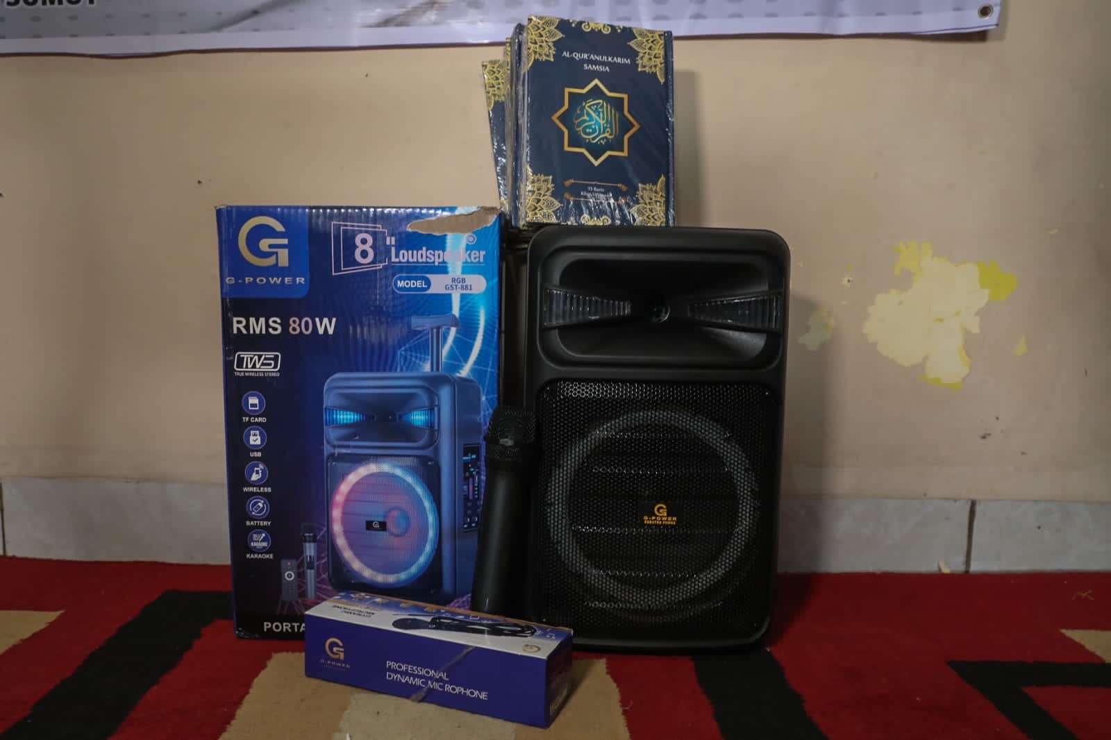 Dukung Kegiatan Taklim di Medan, TGS Serahkan Bantuan Mushaf dan Pengeras Suara