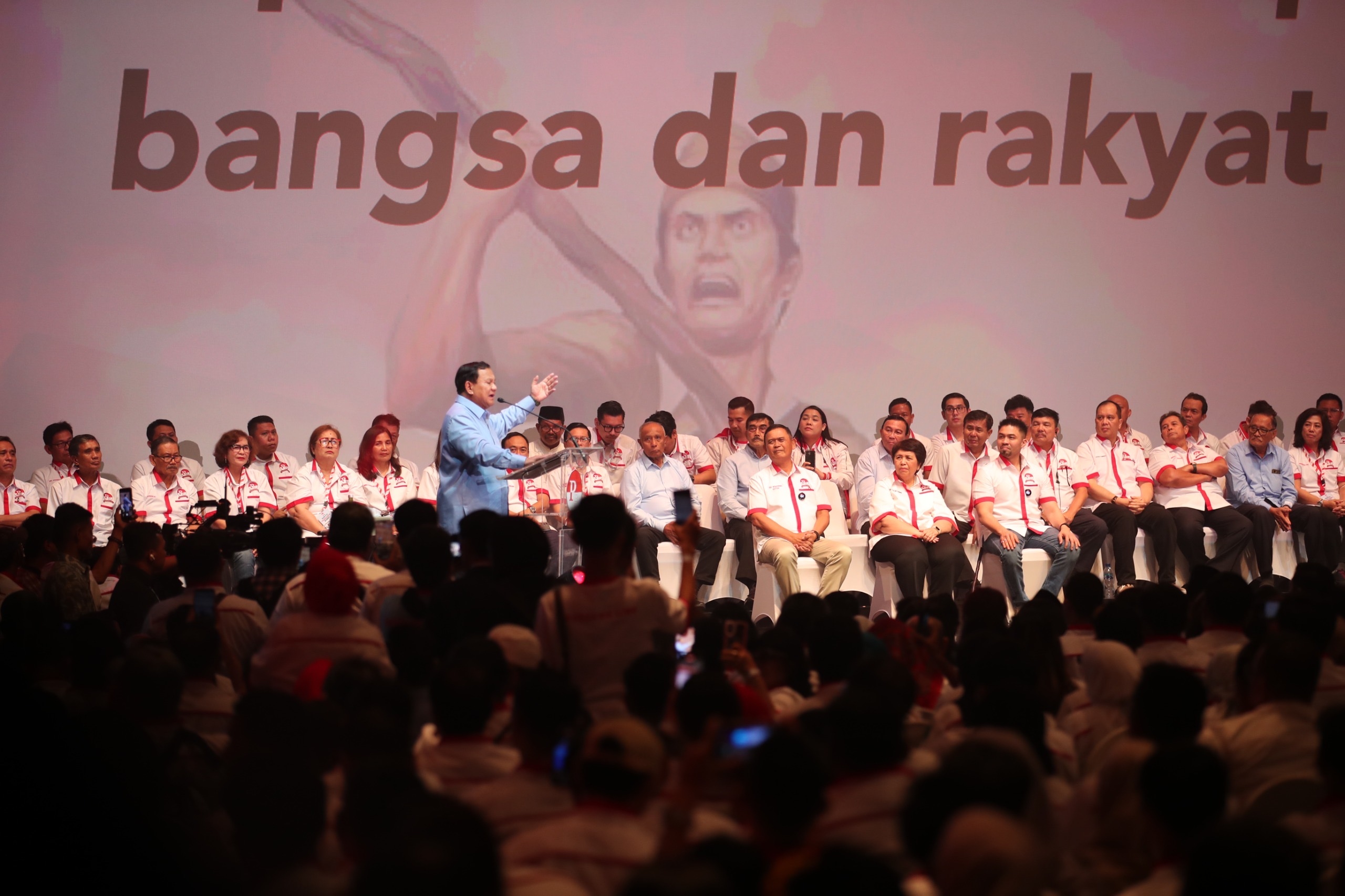 Prabowo Bicara Hubungannya dengan Luhut Ibarat 'Tom & Jerry': Sifat Kami Hampir Sama, Dibina untuk Menang Pertempuran