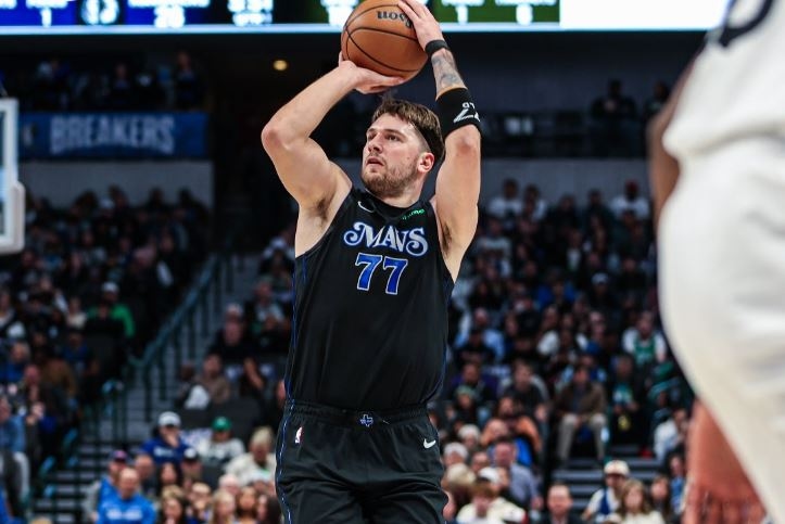 Playoff NBA: Tembakan 3 Poin Luka Doncic di Detik Akhir Pastikan Kemenangan Mavericks