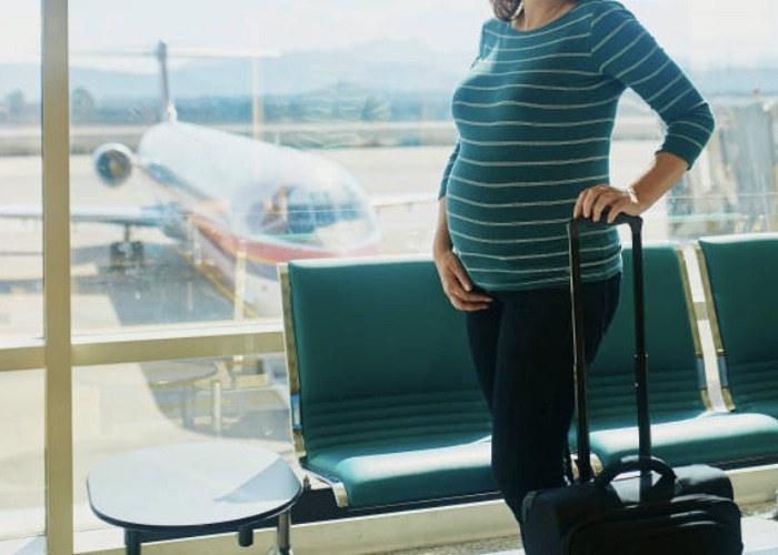 Apakah Ibu Hamil Boleh Pergi Liburan Jauh? Yuk Simak Tipsnya!