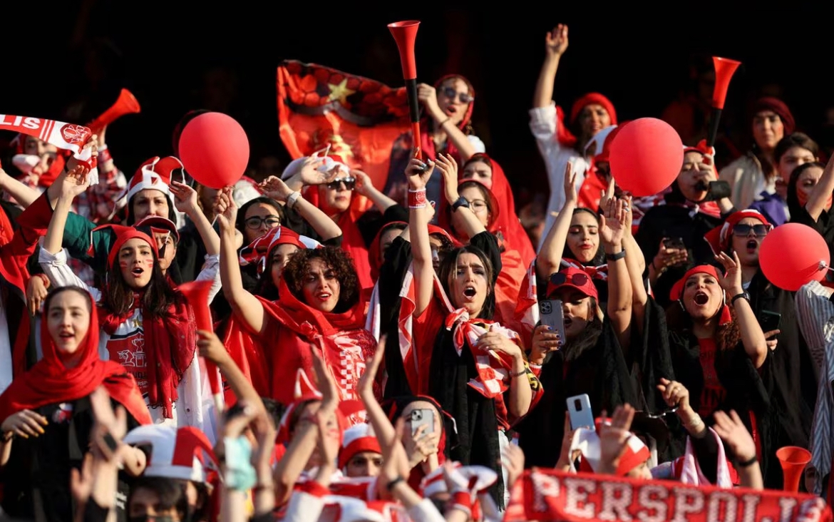 FIFA Puji Akses Wanita ke Stadion di Iran sebagai Tanda Kemajuan