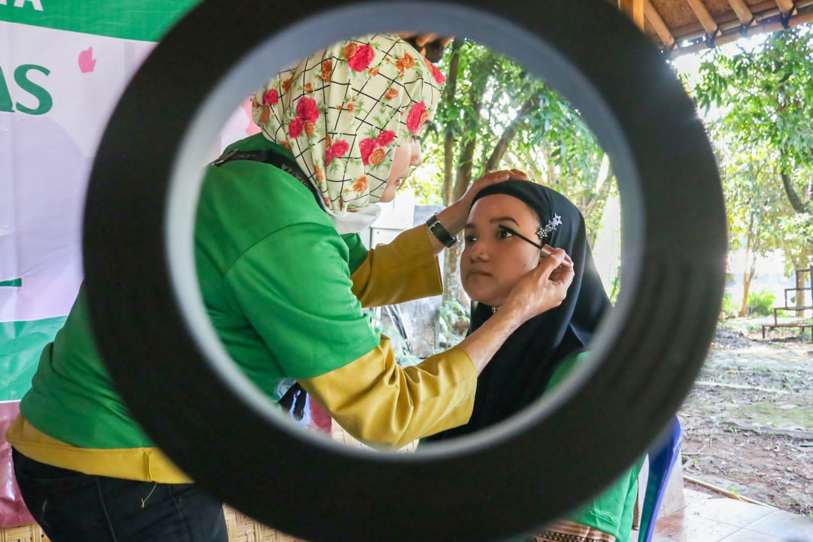 Profesi MUA Makin Digemari dan Menjanjikan, Kajol Indonesia Bekali Ojol Perempuan Kemampuan Tata Rias