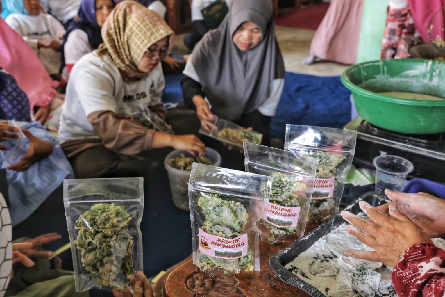 Mak Ganjar Edukasi Ibu-ibu di Ciawi Manfaatkan SDA Jadi Ide Usaha