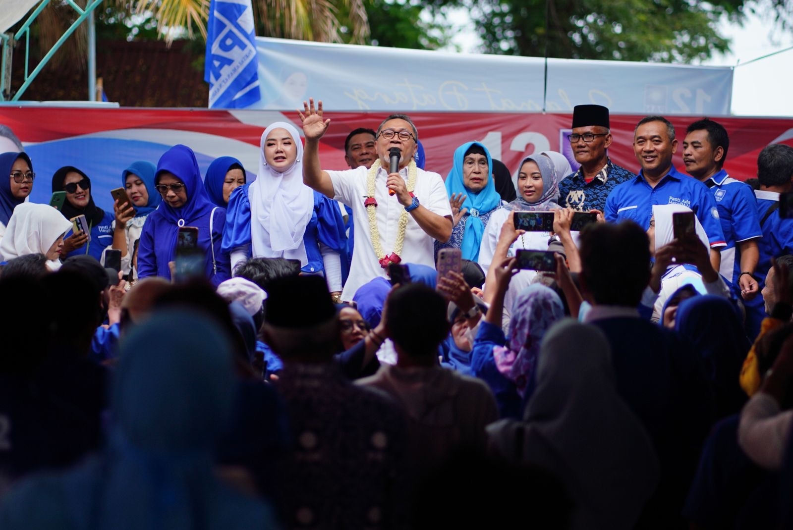 Disambut Hangat di Jateng, Zulhas: PAN Usung Pemilu Damai Tak Saling Cela