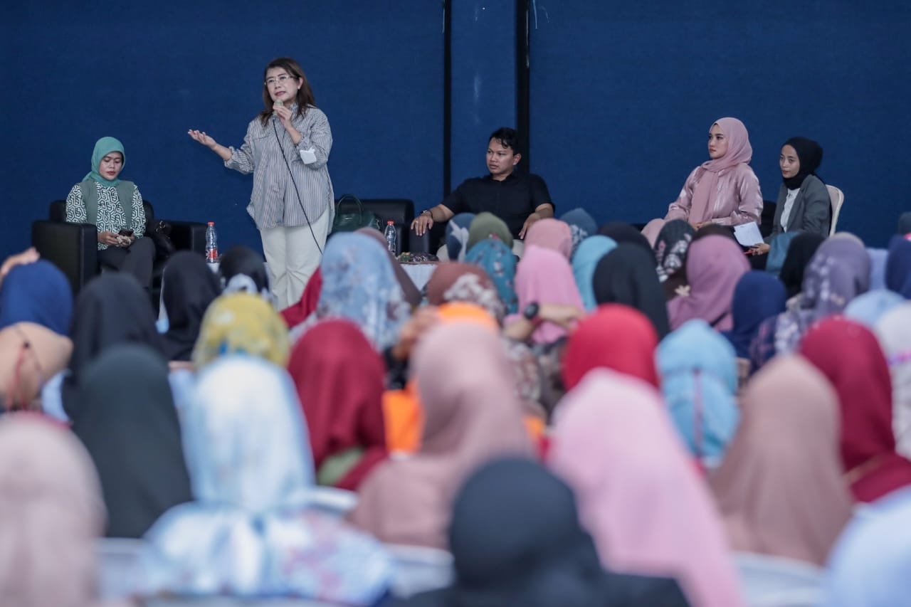 Perempuan Hebat Dukung Pemimpin Tepat, Ganjar Pranowo Ronggolawe Kenalkan Ganjar-Mahfud