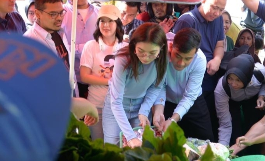 Gibran Blusukan ke Pasar, Warga Labuan Bajo Minta Lanjut Kebaikan Jokowi