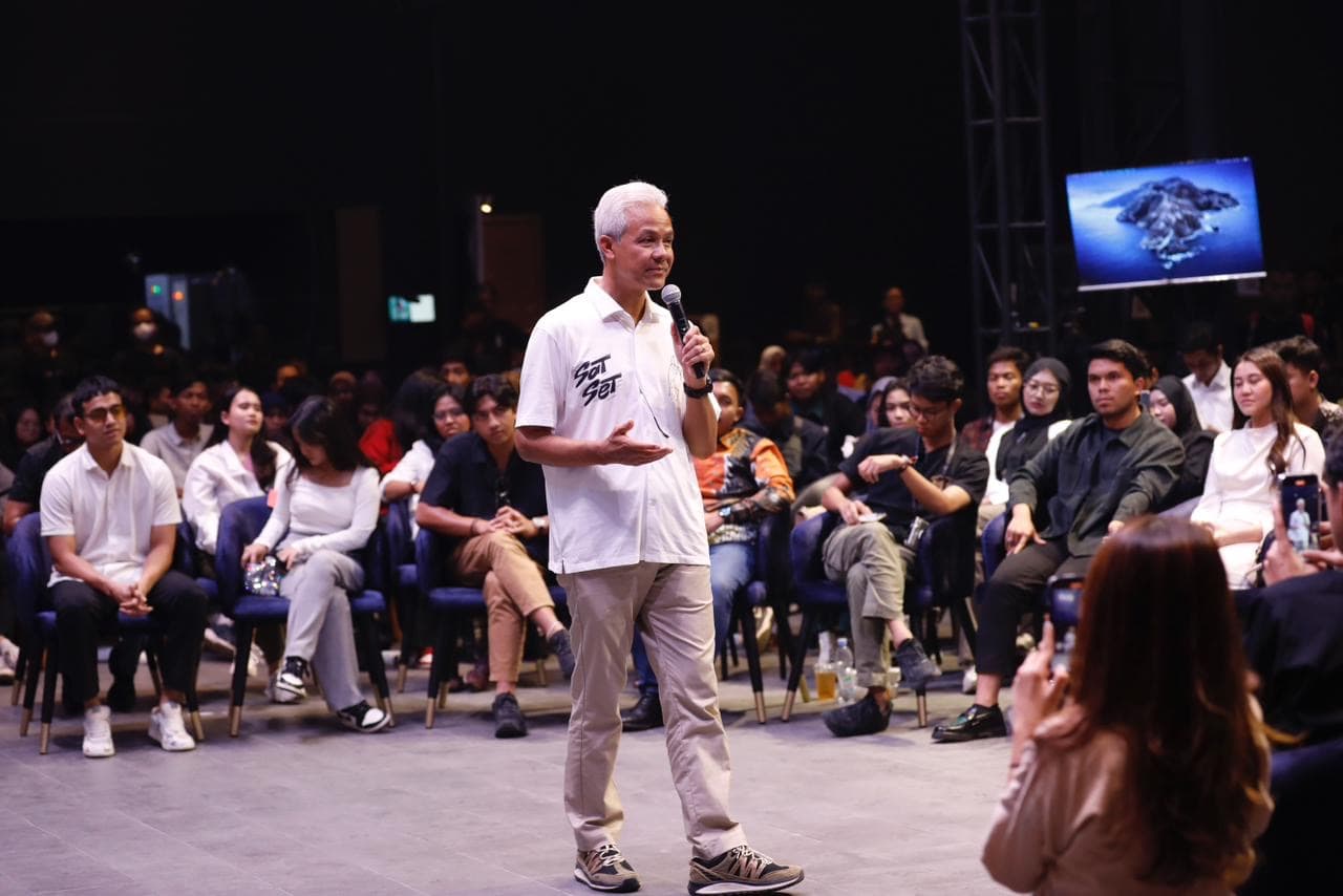 Bakal Dibagikan ke Seluruh Pelajar Indonesia, Ganjar Launching Program Internet Gratis di Semarang
