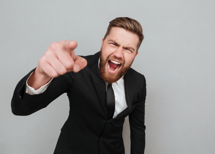 Penonton Teriaki Kata Kasar Saat Debat Capres, Berikut Hukum Mengumpat Orang Lain dalam Islam