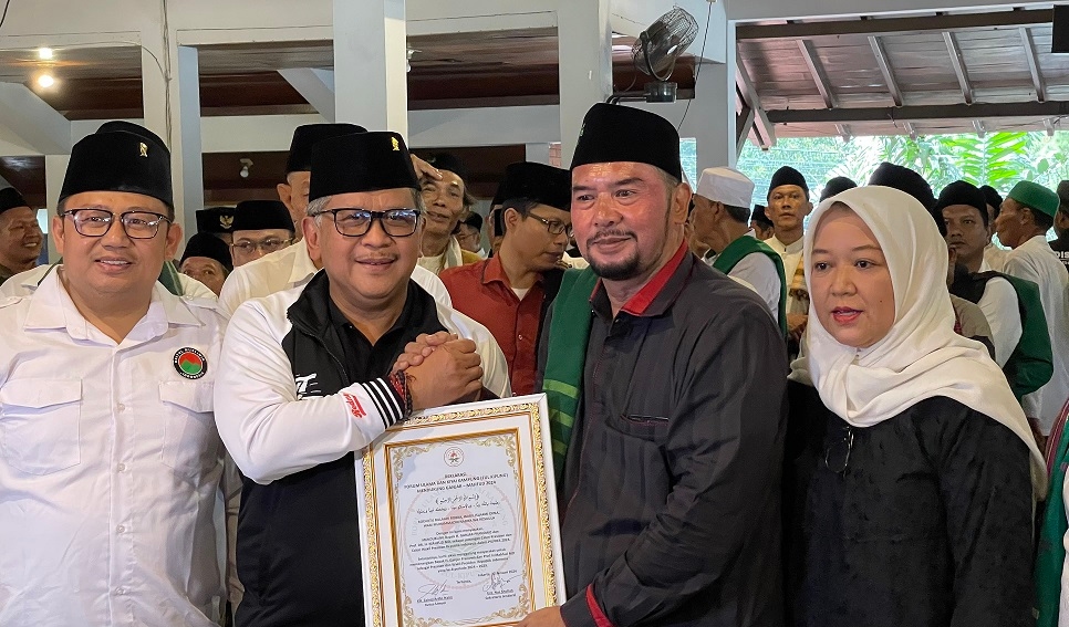 Di Depan Hasto, Ulama dan Kiai Kampung Seluruh Jakarta Deklarasi Siap Menangkan Ganjar-Mahfud