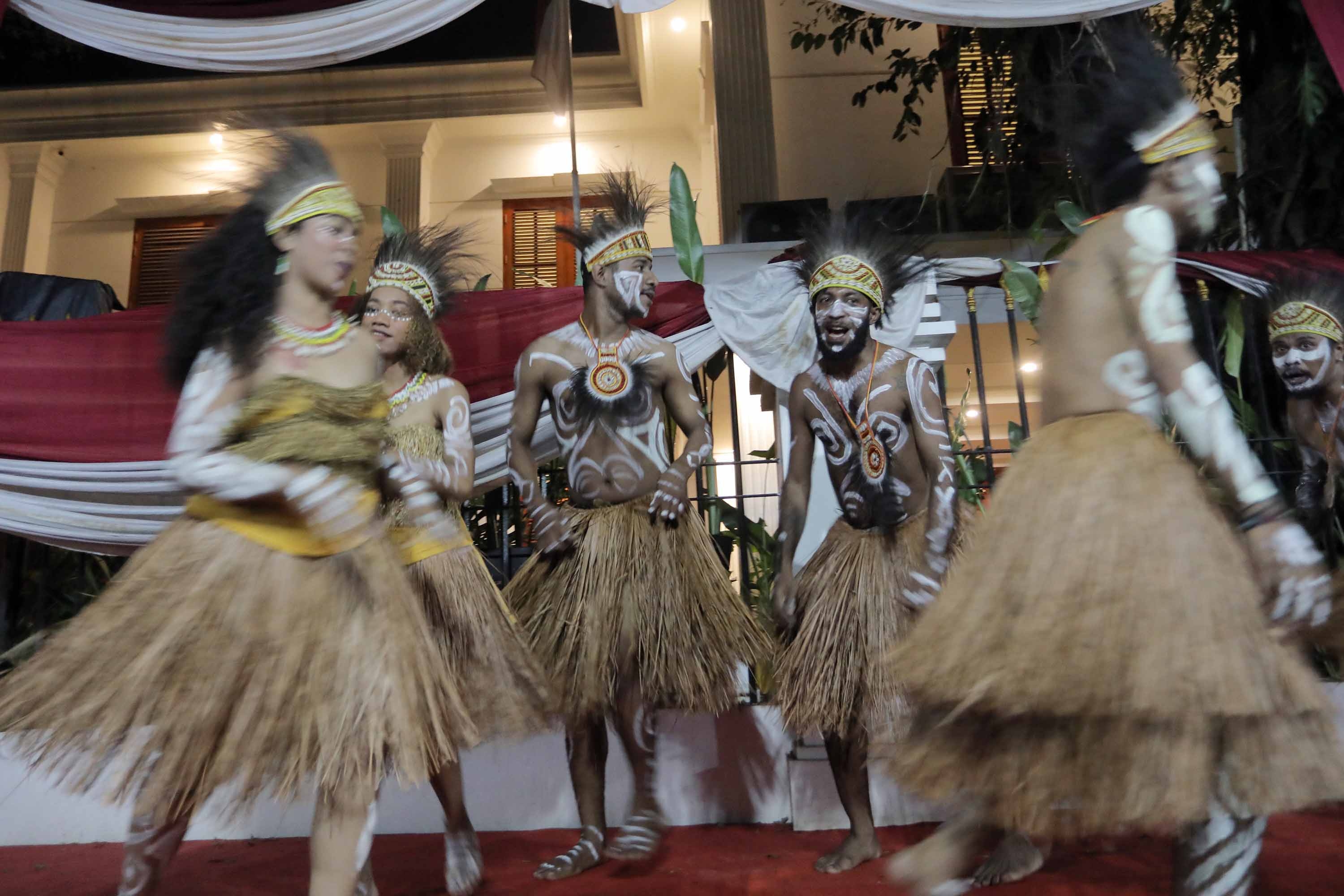 Bagaimana Cara Menunjukkan Budaya yang Ada di Indonesia? Simak 10 Cara Ini!