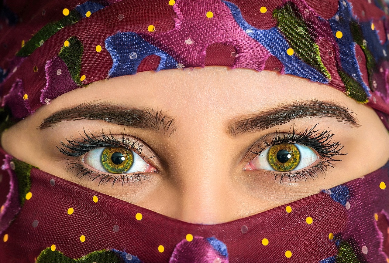 Jadi Trend di Kalangan Wanita, Begini Hukum Perempuan Muslimah Menggunakan Eyelash Extension
