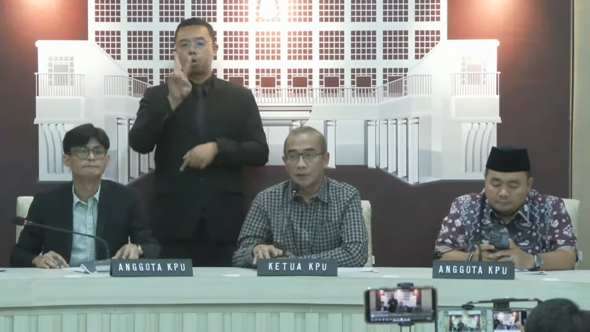 Diminta Paslon, KPU Janji Ada Tambahan Waktu Closing Statement Debat Kelima Pilpres 2024