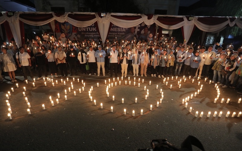 Simbol Persatuan, Relawan Prabowo-Gibran Nyalakan 1.000 Lilin Cinta untuk Indonesia