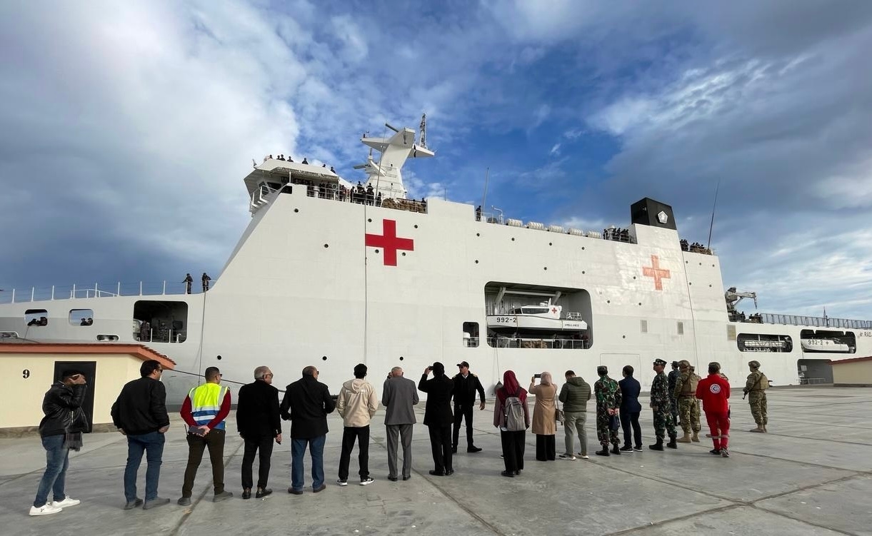 Bawa Bantuan Kemanusiaan, KRI Radjiman Wedyodiningrat-992 Tiba di Mesir