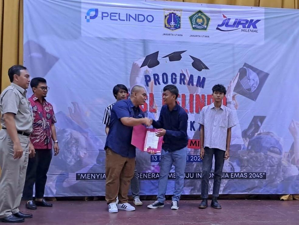 Salurkan Bantuan Pendidikan, Pelindo Bantu 144 Pelajar di Jakarta Utara Terima Ijazah
