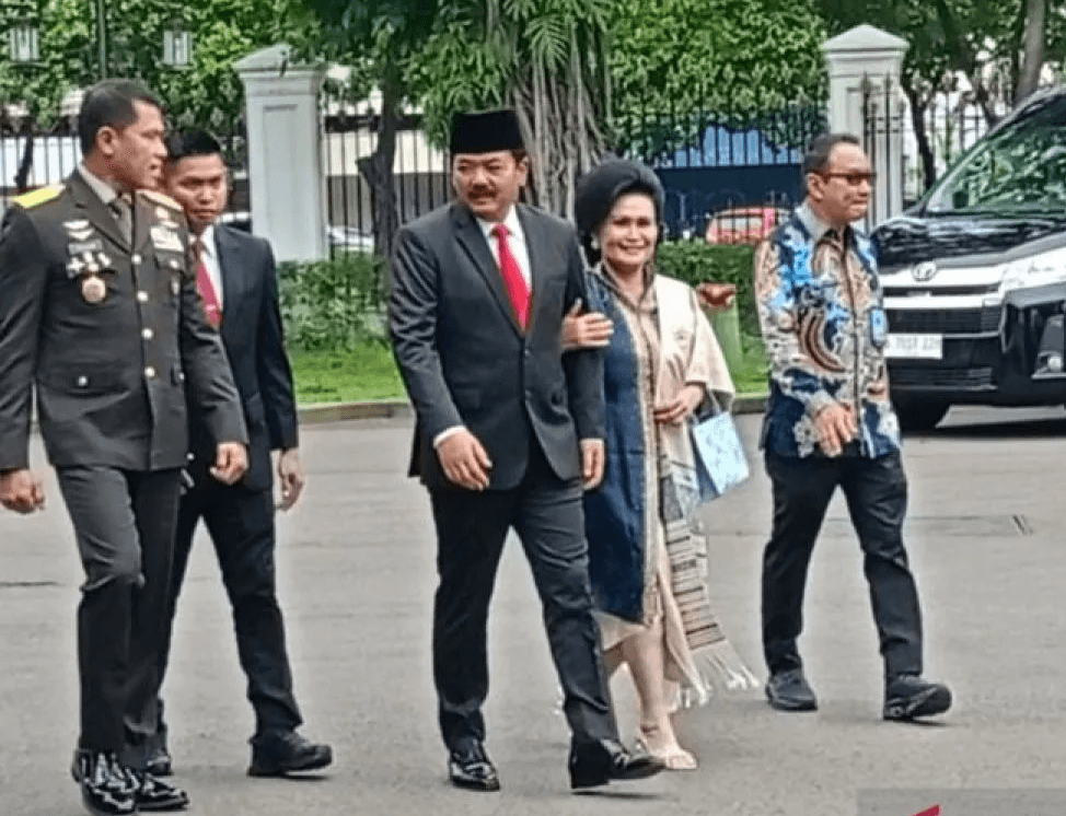 Keamanan dan Investasi Jadi Pesan Jokowi ke Menko Polhukam Hadi Tjahjanto