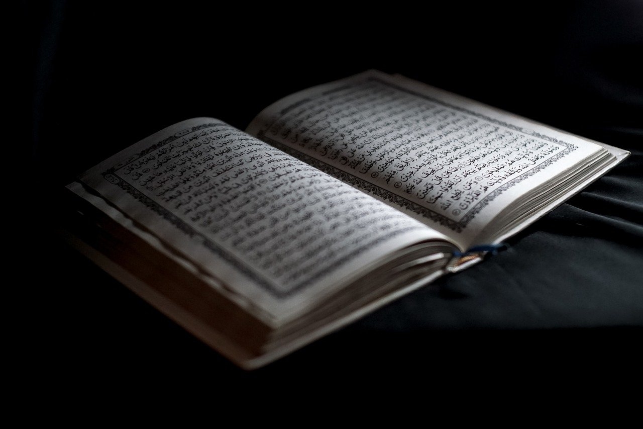 Kapan Al-Quran Diturunkan ke Muka Bumi? Begini Jawabannya serta Dalilnya