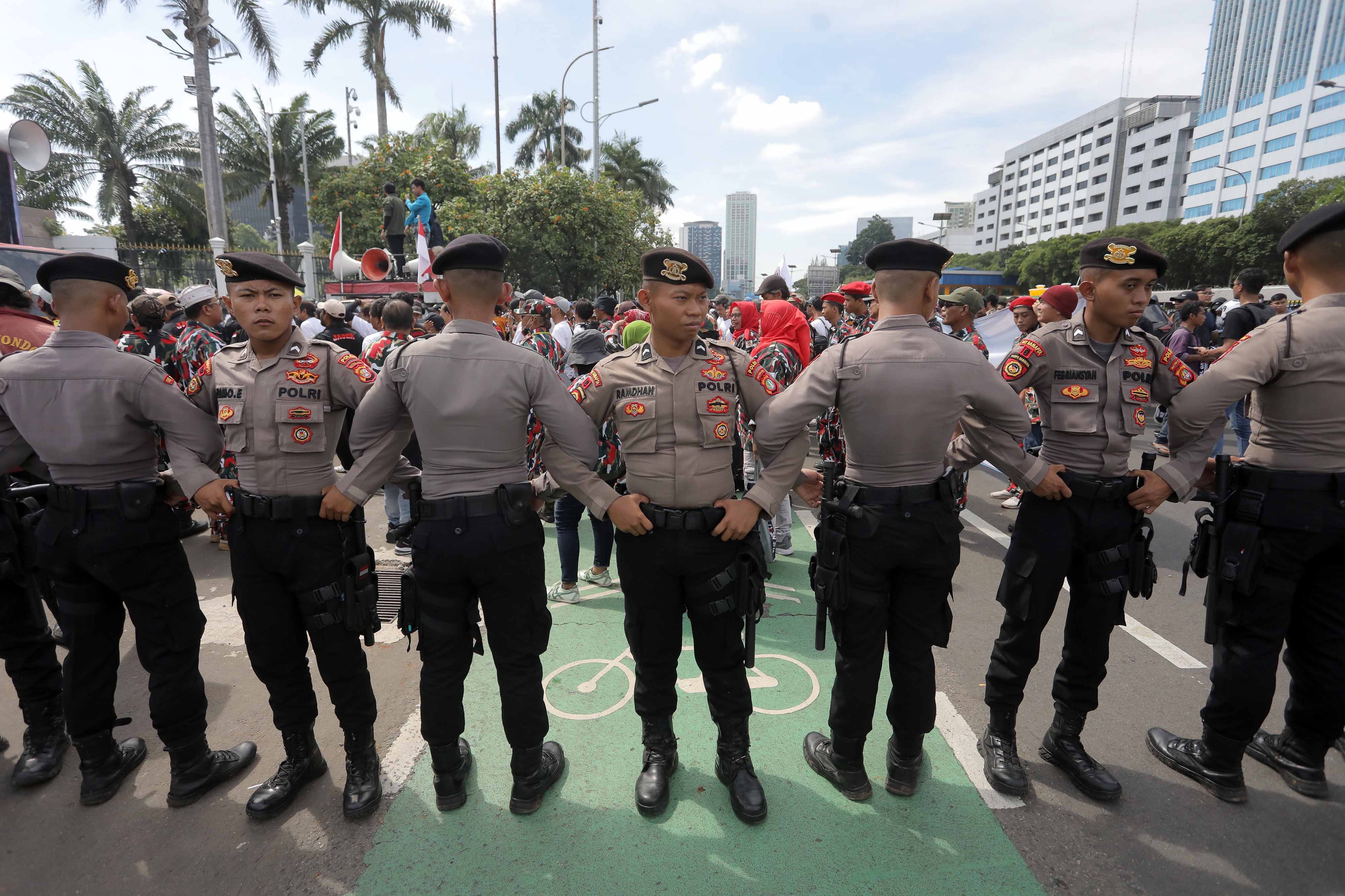 Amankan Demonstrasi Hari Ini, Polisi Turunkan 1.489 Personel Gabungan di Depan Gedung DPR