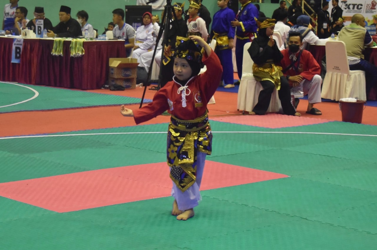 Bangun Karakter, Ribuan Remaja Ikuti Kejuaraan Pencak Silat di GOR Ciracas