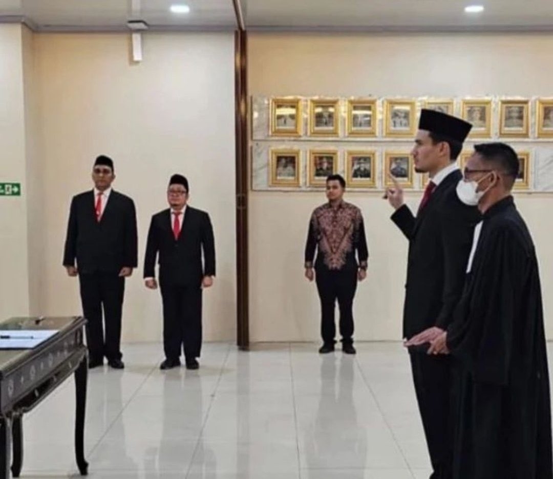 Gaspol, Nathan Tjoe-A-On Jalani Sumpah WNI Tengah Malam