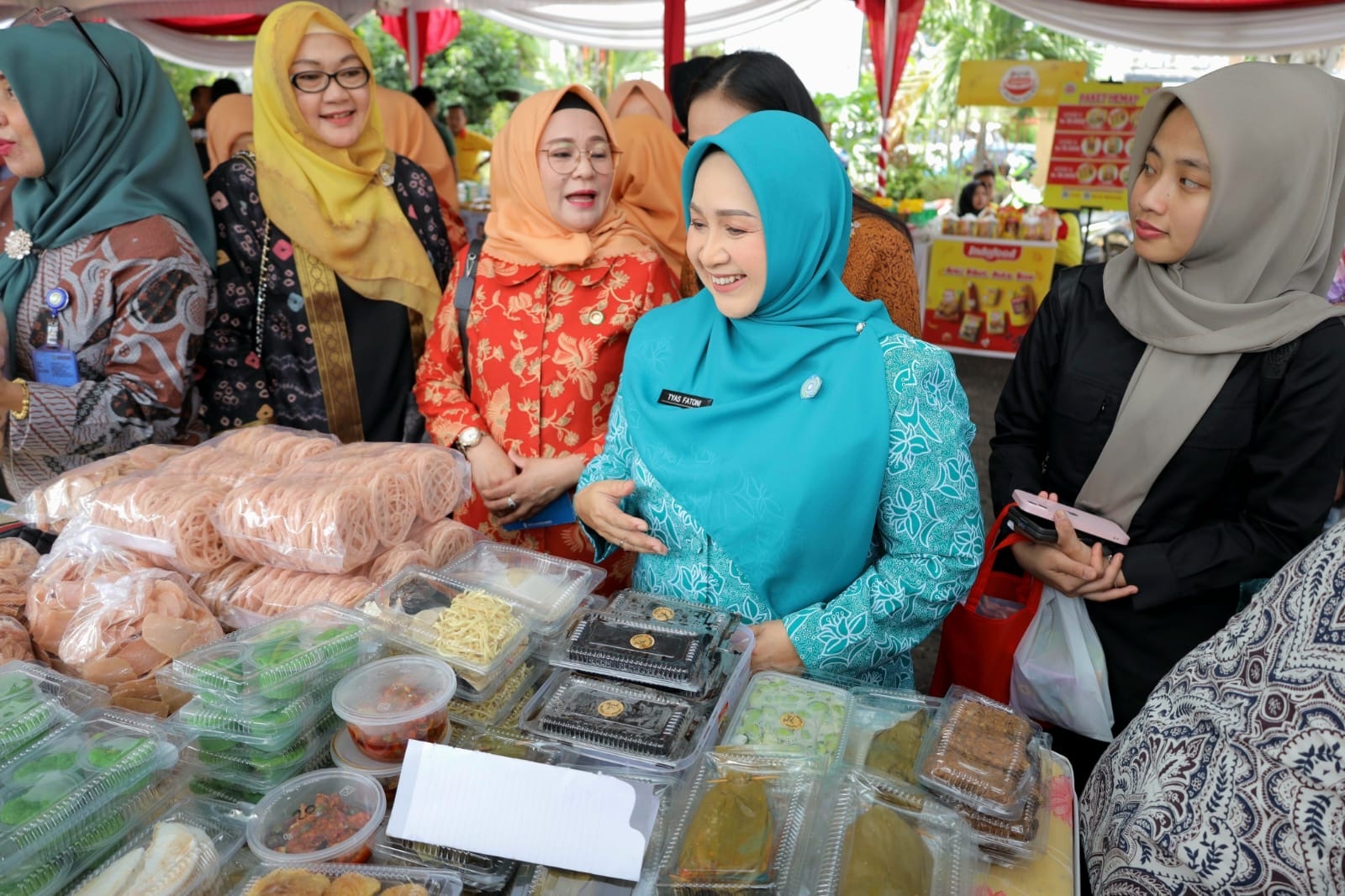 Bantu Masyarakat, Pj Ketua TP PKK Sumsel Tyas Fatoni Harapkan Pasar Murah terus Dimasifkan