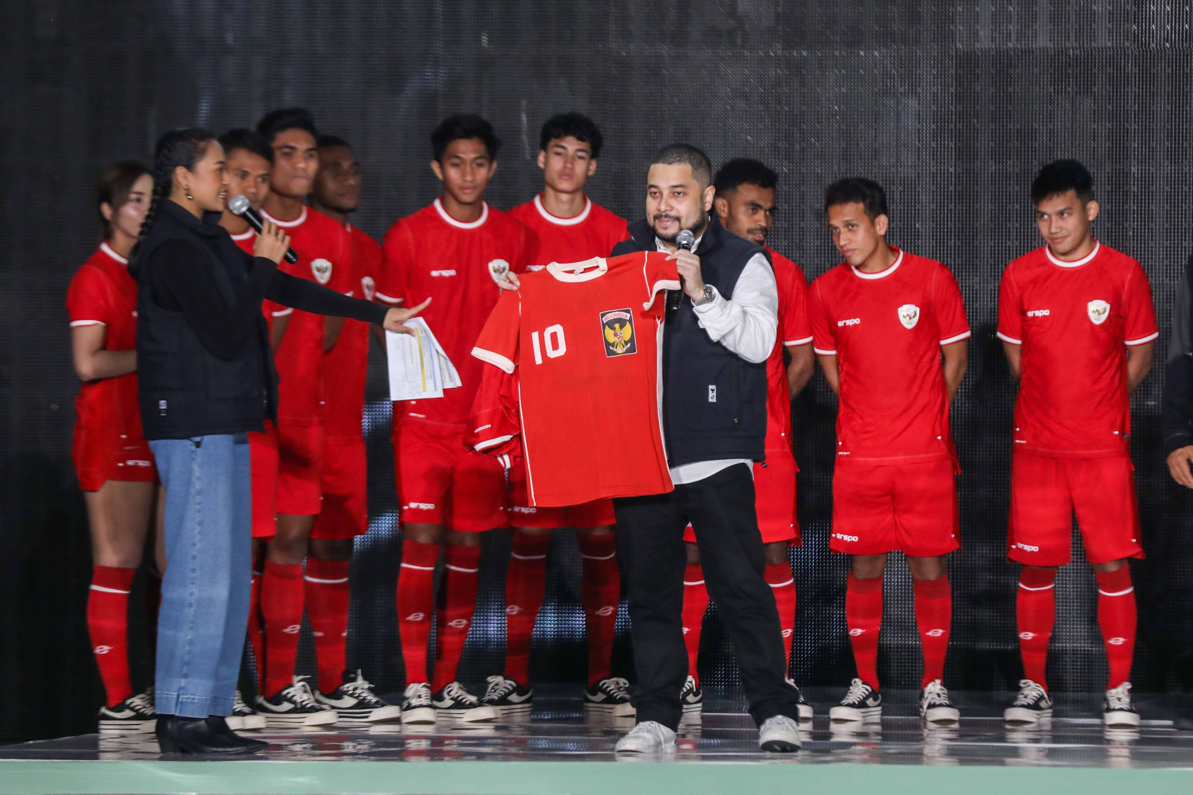 Desain dan Bahan Jersey Anyar Timnas Indonesia Dianggap 'Jelek', Muncul Tagar #BoikotErspo