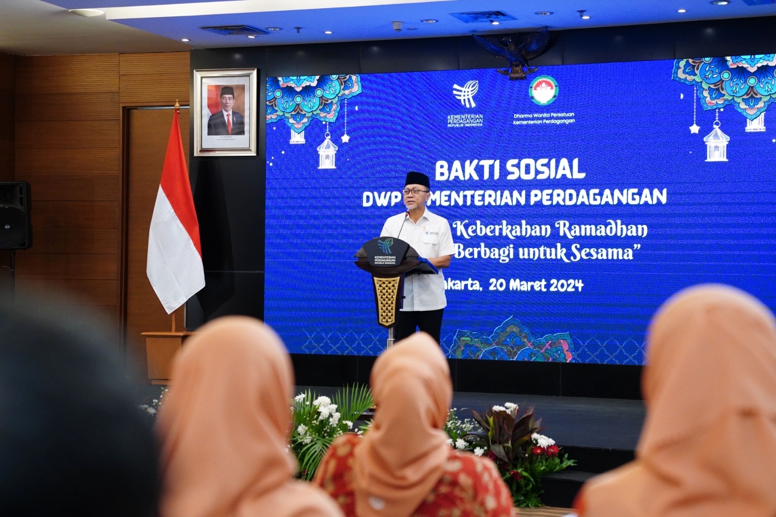 Berbagi Saat Ramadan, Mendag Zulhas: Puasa Melatih Empati dan Kesalehan Sosial