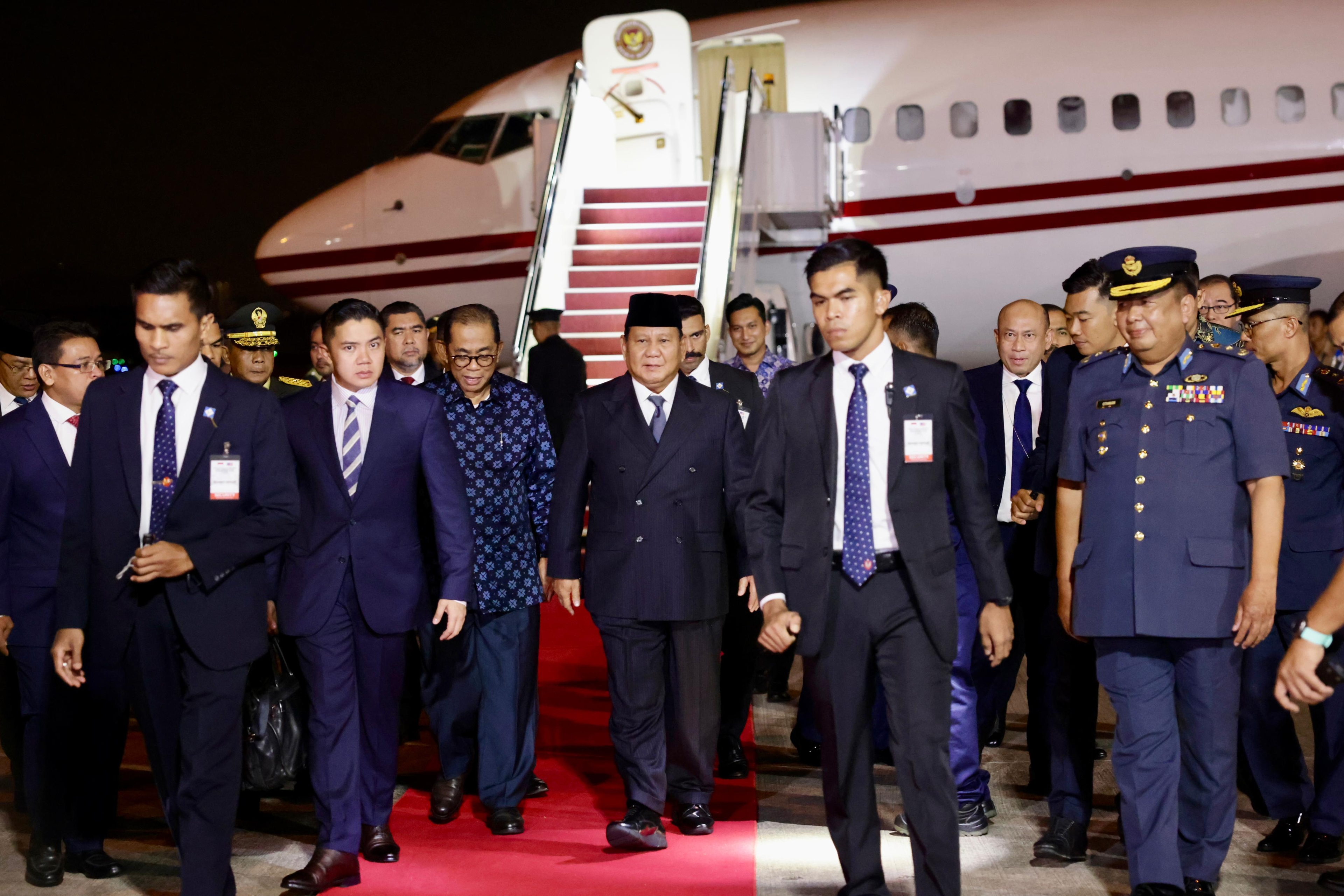 Tiba di Malaysia, Prabowo akan Temui PM Anwar Ibrahim Perkuat Diplomatik