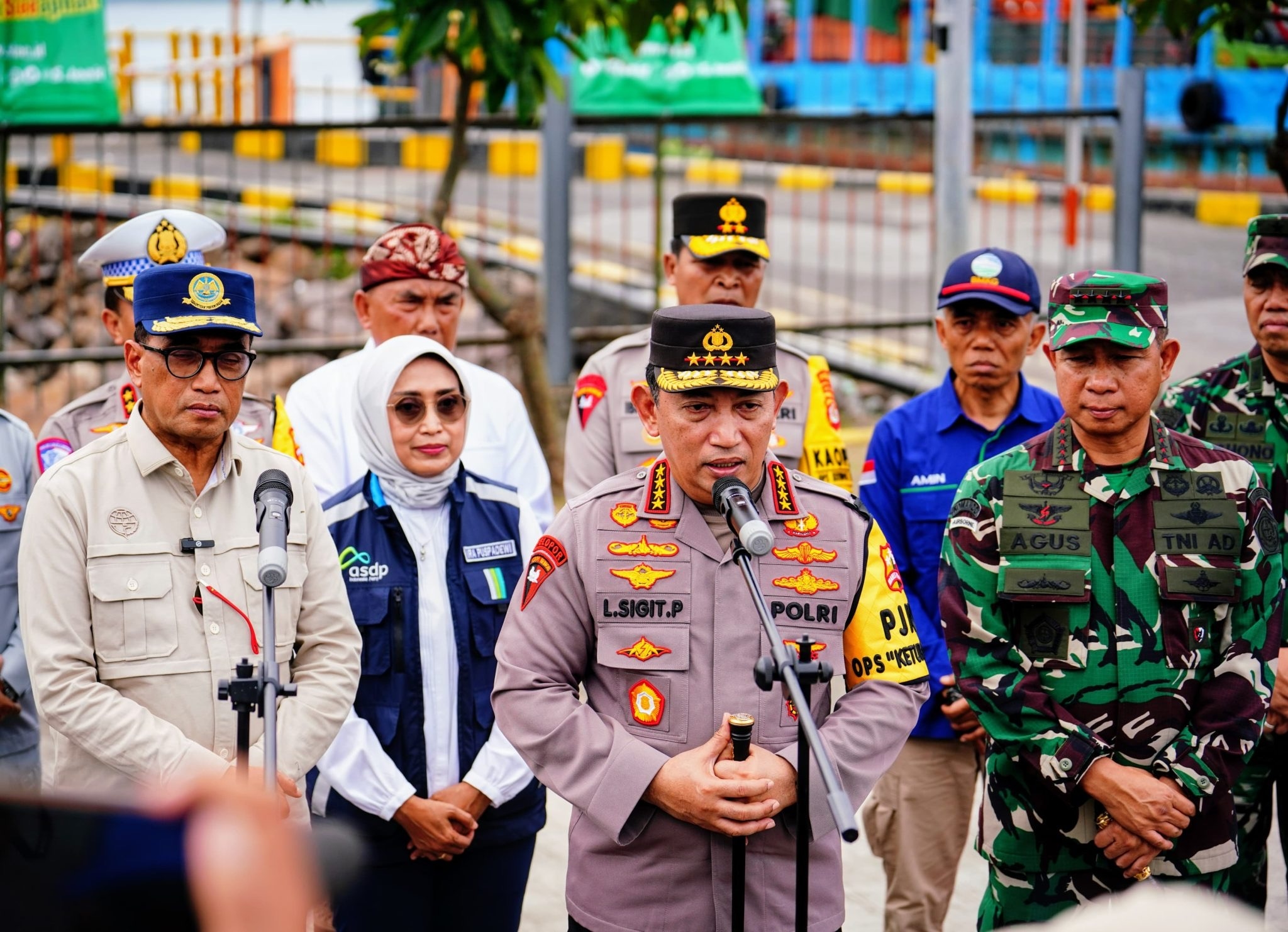 Tinjau Pelabuhan Gilimanuk Bali, Kapolri Paparkan Strategi demi Wujudkan Arus Mudik-Balik yang Aman dan Nyaman