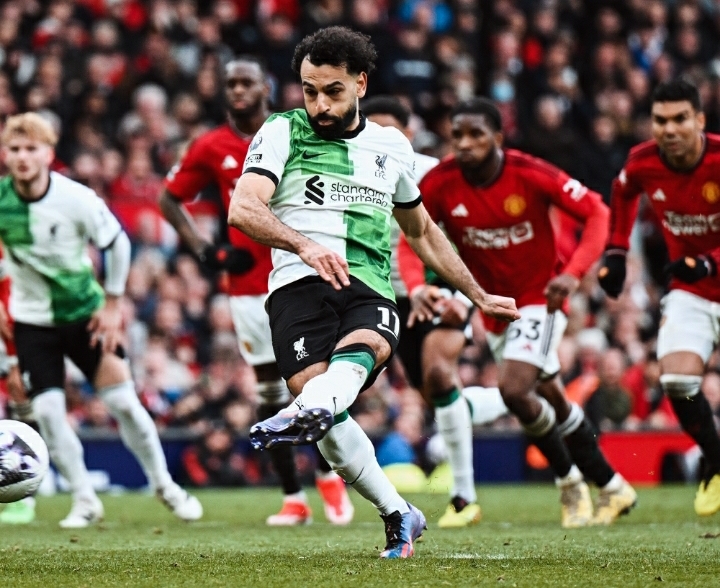 Mo Salah Selamatkan Liverpool di Kandang MU, The Reds Gagal Rebut Kembali Puncak Klasemen