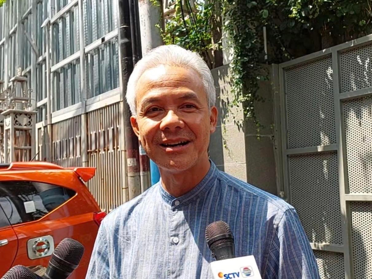 Mendarat dari Jateng, Ganjar Langsung Sambangi Rumah Megawati