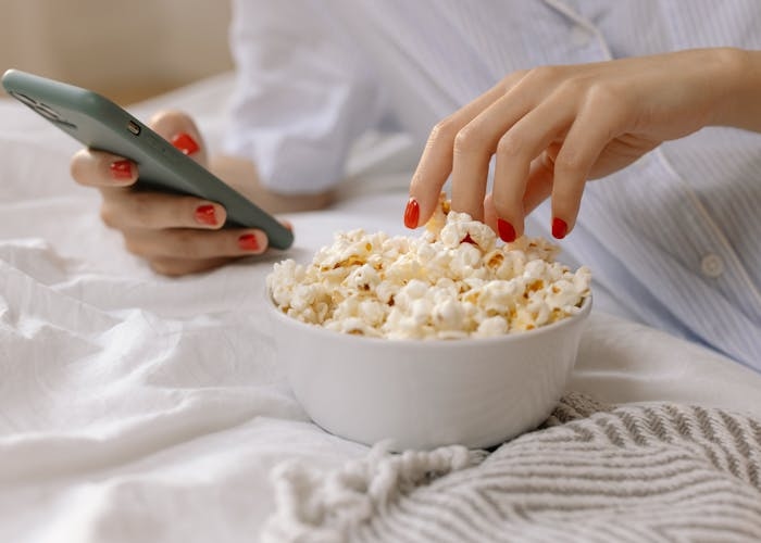 Apa Itu Popcorn Brain? Ternyata Memiliki Pengaruh Terhadap Kesehatan Mental