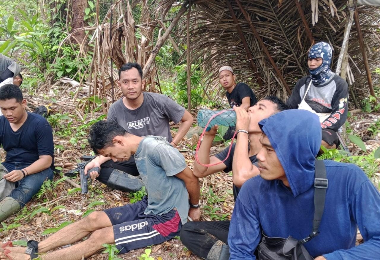 Makan Waktu 2 Hari, Polisi Berhasil Amankan Pemburu Badak Jawa di Taman Nasional Ujung Kulon