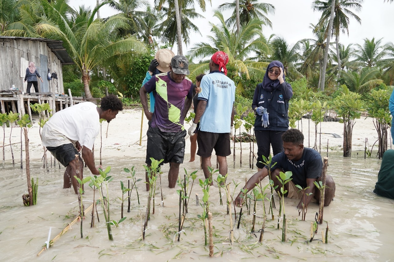 Pelindo Lanjutkan Program Pemberdayaan Masyarakat dan Pelestarian Lingkungan di Raja Ampat