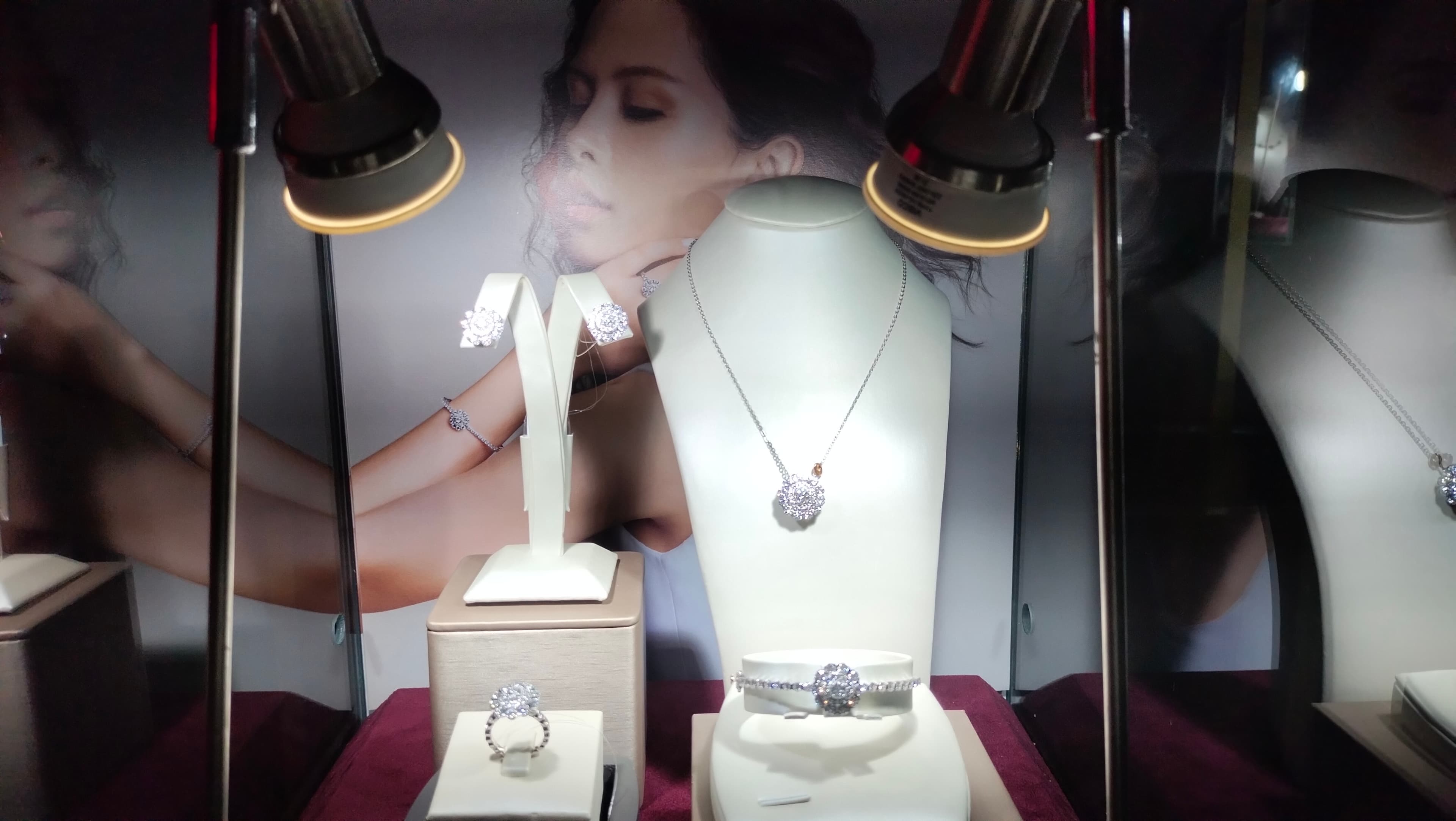 Kampanye You Are A Diamond, Frank & Co. Kenalkan Maudy Ayunda Sebagai Brand Ambassador